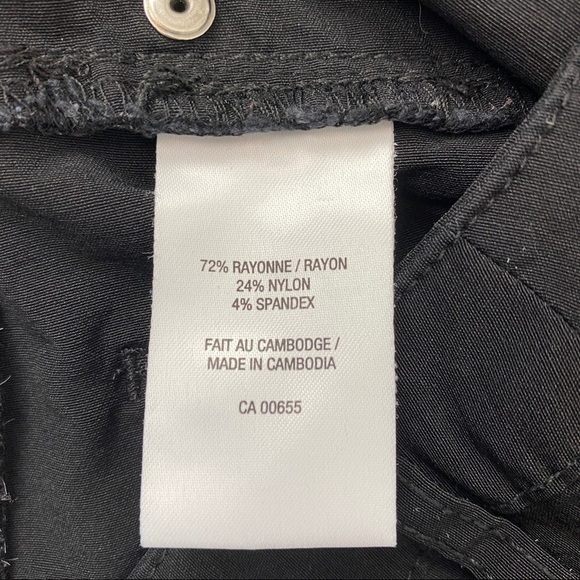 Reitmans Black Zipper Cuff Capris Size 11 - Picture 7 of 8